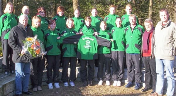 Neue Trainingsanzüge für Damen des SV Steinhorst