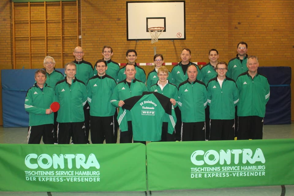 Neue Trainingsanzüge für Tischtennisabteilung des SV Steinhorst von der Weru Gruppe